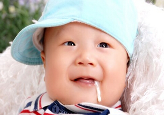 新生兒吐奶情況什么時(shí)候會沒有？寶寶吐奶了怎么辦？