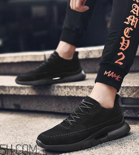翻毛運(yùn)動(dòng)鞋發(fā)白怎么辦？翻毛運(yùn)動(dòng)鞋怎么打理？