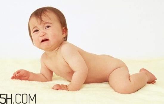 怎樣能夠訓練嬰幼兒的肌肉？寶寶為什么總是在鬧騰？