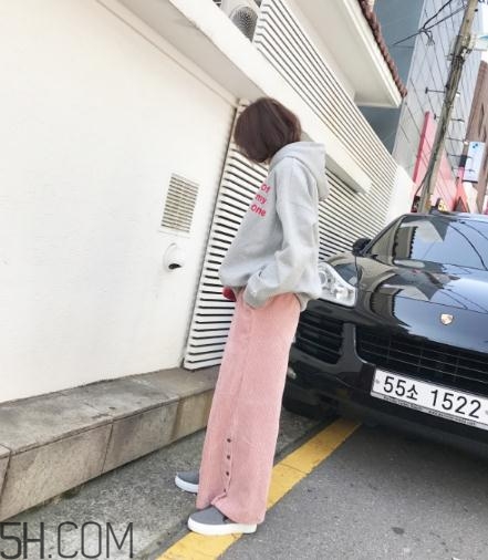 粉色褲子配什么上衣？將時(shí)尚與溫暖兼具的搭配