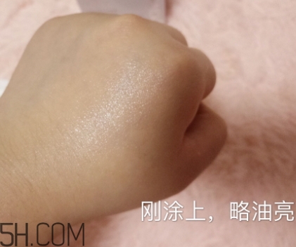 自然堂化妝品多少錢一套？