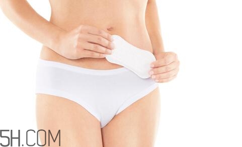 女人如何正確的使用衛(wèi)生巾？衛(wèi)生巾清涼好不好？