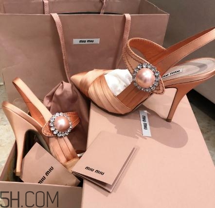 miumiu高跟鞋多少錢？婚禮上穿它再適合不過了