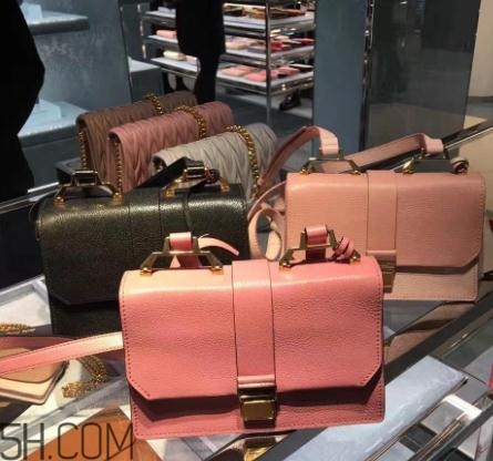 miumiu包包一般多少錢？這么仙的包包千萬別錯過