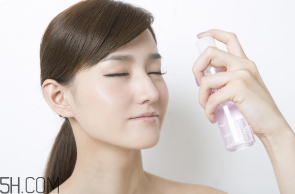 面霜什么時(shí)候用最好？保濕面霜哪個(gè)牌子好用？