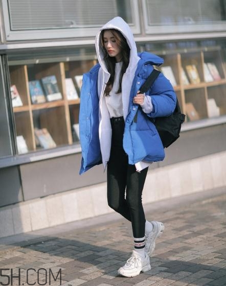 藍(lán)色面包服怎么搭配？塑造冬日運(yùn)動活力