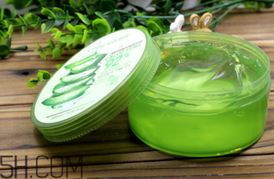 蘆薈膠用在臉上為什么會有刺痛感？防止用蘆薈膠后皮膚刺痛的方法