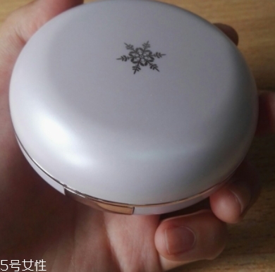 自然堂爆水小粉盒怎么樣？新品粉膏氣墊上市