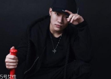 AndyHYQ是誰？andyhyq微博