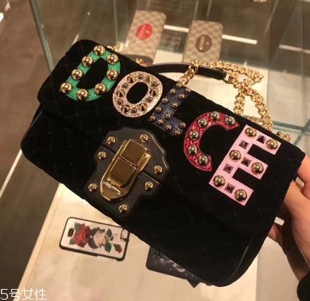杜嘉班納包包專柜價(jià)格 這款萬(wàn)元包包一定要買(mǎi)