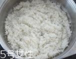 臘腸在蒸之前要泡水嗎？吃臘腸兩步走