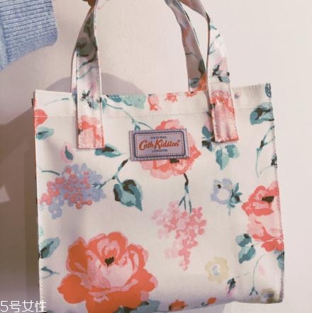 cath kidston是什么牌子？少女最愛的小碎花風代表