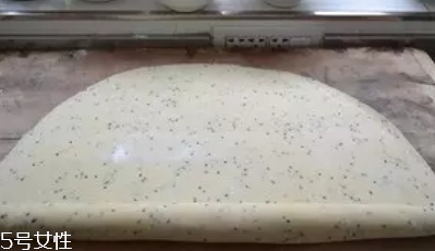 ?炸麻葉用什么水和面？面粉還是淀粉還是木薯粉