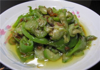 絲瓜的土腥味怎么去除？絲瓜切后不變色小技巧