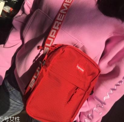 supreme2018春夏款肩挎包怎么樣？