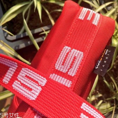 supreme2018春夏款肩挎包怎么樣？