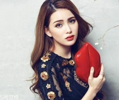 lulu guinness是什么牌子？明星網(wǎng)紅都愛的紅唇包