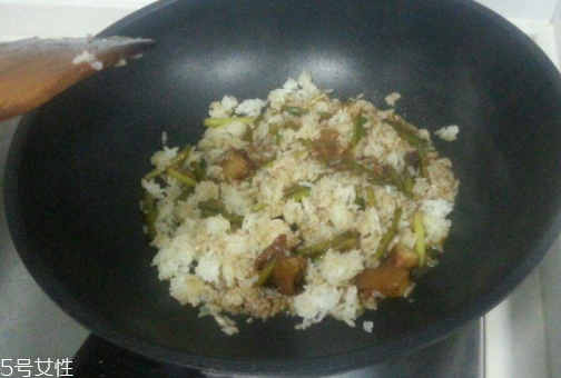 剩菜有哪些風(fēng)險(xiǎn)？食物還是新鮮的好