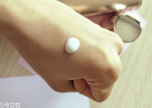 自然堂乳液怎么打開？按壓不出來不要著急
