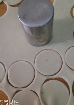 油角的皮要怎樣才松脆？關鍵看火候和時間