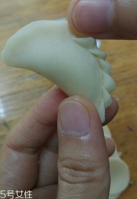 油角的皮要怎樣才松脆？關鍵看火候和時間