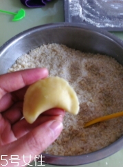 炸油角的面怎么和？用生面還是燙面你知道嗎？