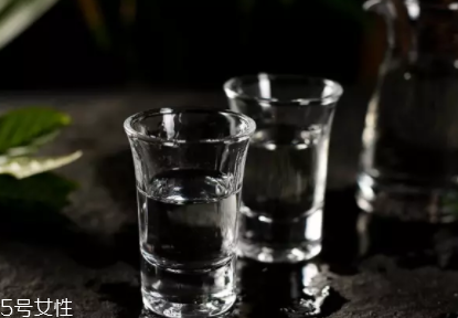 白酒喝之前要醒酒嗎？酒精揮發(fā)利于健康