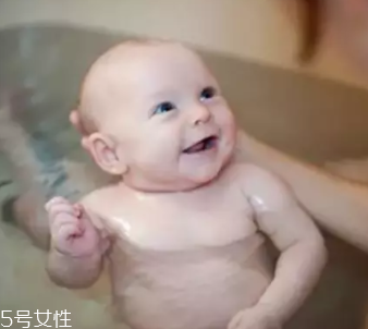 寶寶肛瘺該怎么辦？不要急著動(dòng)刀切除