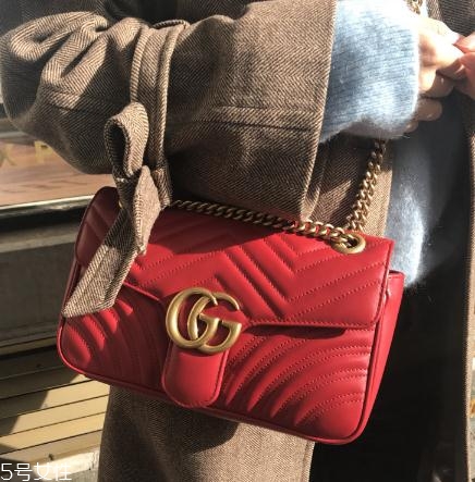 gucci包包多少錢？女人都對(duì)它欲罷不能