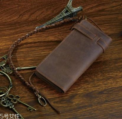 瘋馬皮為什么越用越亮？都是時(shí)間的沉淀