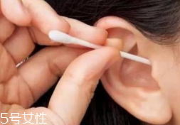 耳屎過(guò)多的真相是什么？有可能是咽喉發(fā)炎了