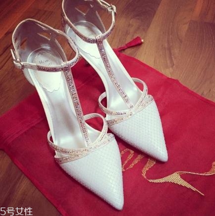 rene caovilla是什么檔次？無(wú)數(shù)女人的夢(mèng)幻水晶鞋
