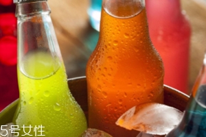 痛風得病為什么低齡化？過量飲用含糖飲料