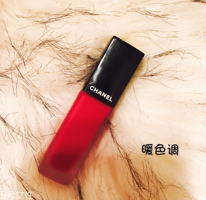 香奈兒炫亮魅力印記唇釉哪個(gè)色號(hào)好看？質(zhì)感超棒