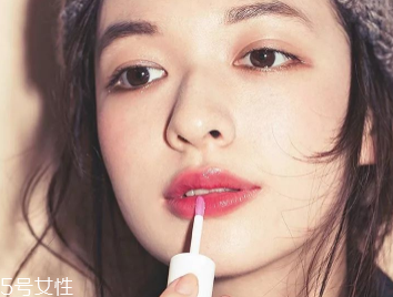2018開年爆款色莓果紫，怎么涂更美？