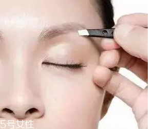 眉型為什么很奇怪？眉頭沒畫好