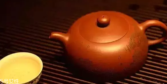 茶垢含有哪些物質(zhì)？主要成分是碳氧元素
