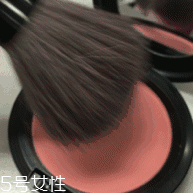 腮紅怎么涂才能避免成為福娃？這些方法要記牢