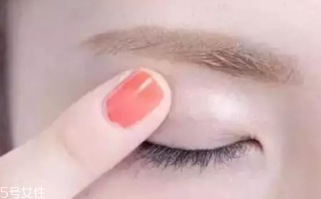 兔子腮紅怎么畫(huà)才可愛(ài)？中年少女必備腮紅畫(huà)技