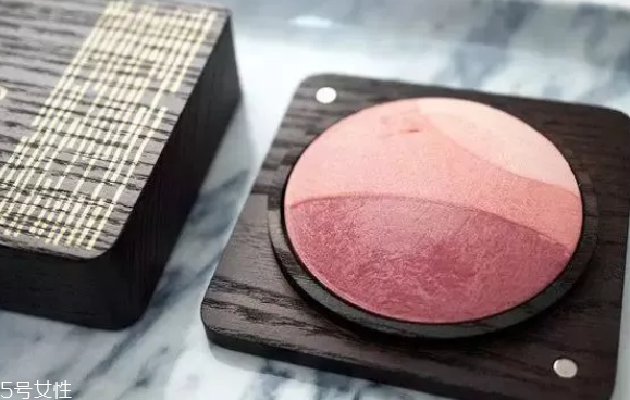 腮紅顏色怎么選？這幾招學(xué)會一個就ok