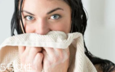 洗臉有白皮怎么回事？洗面奶太強勁