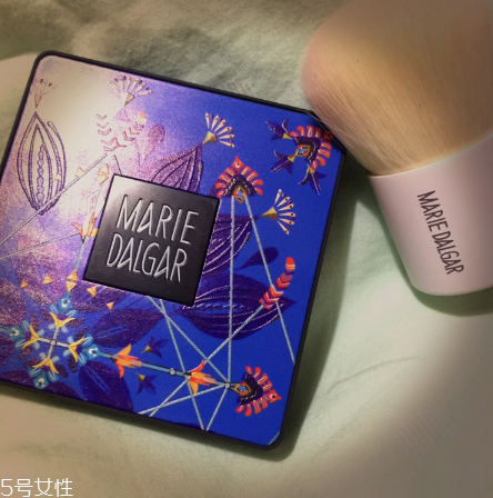 瑪麗黛佳蜜粉餅好用嗎？性價比較高的國產(chǎn)化妝品