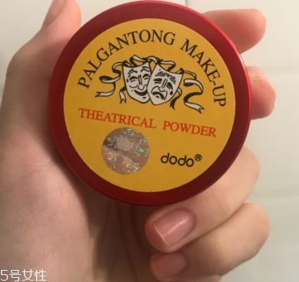 散粉可以補妝和定妝嗎？從散粉的功效來說
