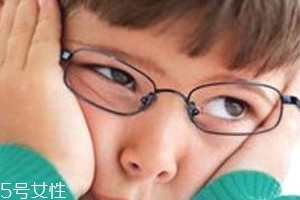 經(jīng)常用眼吃什么食物好？這些常見(jiàn)食物要常吃