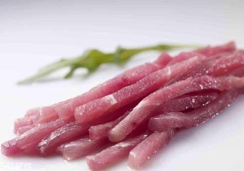 凍了一年的肉能吃嗎？請(qǐng)謹(jǐn)慎食用