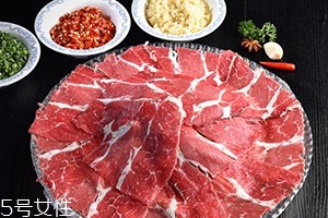吃火鍋喉嚨痛是怎么回事？其實(shí)不怪湯底