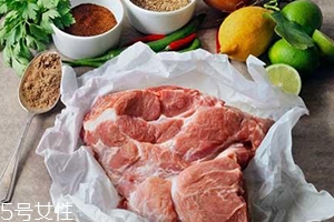 凍了一年的肉能吃嗎？請(qǐng)謹(jǐn)慎食用