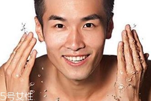 男士護膚品有什么特別之處？男性出油是女性的2倍