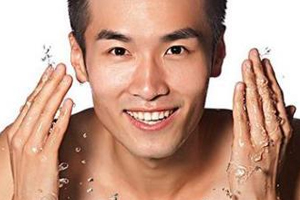 男士護(hù)膚品有什么特別之處？男性出油是女性的2倍