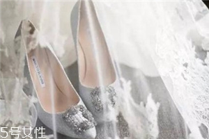 manolo blahnik是奢侈品嗎？大牌女星最熱衷的高跟鞋
